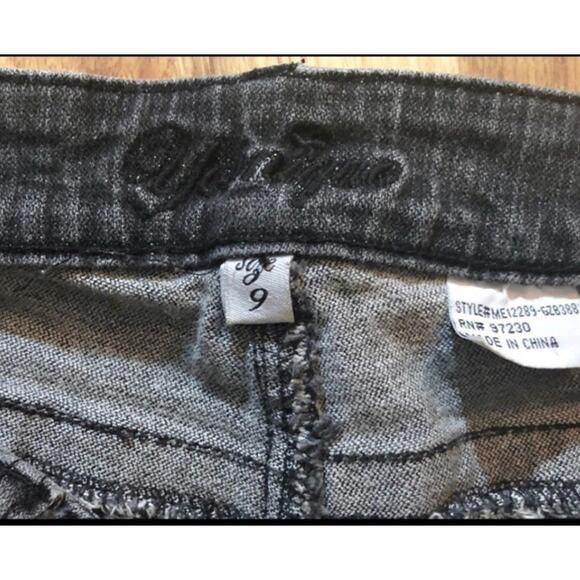 Y2K Baddie 2-Piece Denim Bundle | Low Rise Rhinestone Jeans & Corset Crop Top - Picture 8 of 12